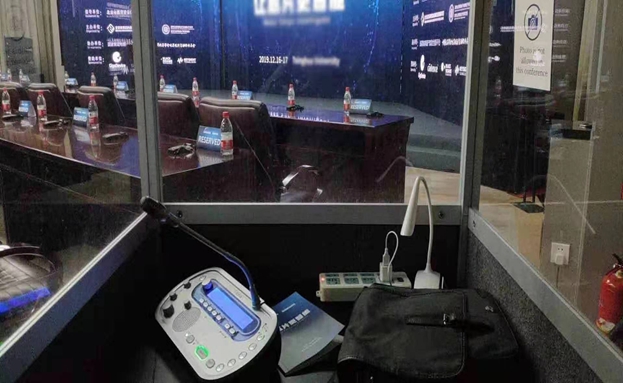 高級同聲翻譯譯員工資一般多少錢？
